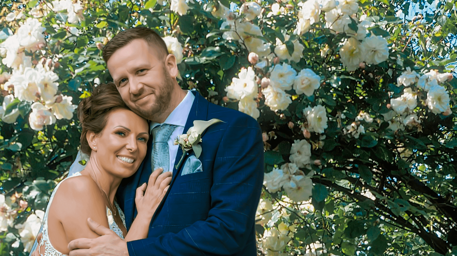 wedding couple white roses norwich wedding photographer wedding couple white roses norwich wedding photographer